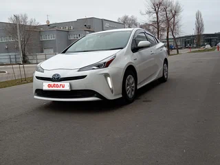 2019 Toyota Prius IV Рестайлинг (XW50), белый, 2023000 рублей, вид 1