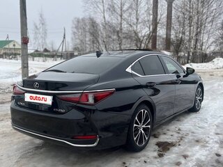 2019 Lexus ES 250 VII, чёрный, 4250000 рублей, вид 4
