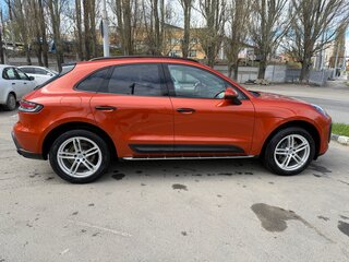 2022 Porsche Macan I Рестайлинг 2, оранжевый, 8000000 рублей, вид 2