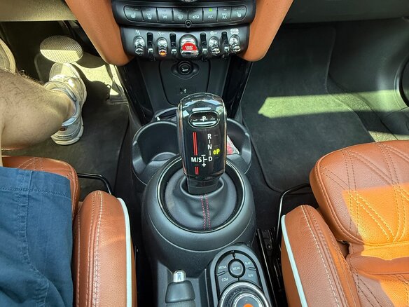 2019 Mini Hatch Cooper S III (F55/F56) Рестайлинг, оранжевый, 3050000 рублей - вид 19
