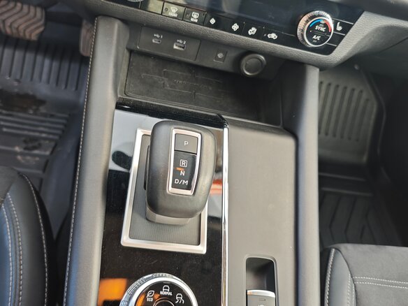 2021 Mitsubishi Outlander IV, чёрный, 3350000 рублей - вид 14