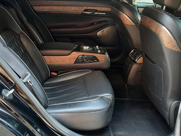 2020 Genesis G90 I Рестайлинг, чёрный, 2950000 рублей - вид 17
