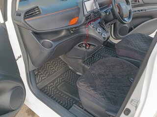 2015 Toyota Sienta II, белый, 1420000 рублей, вид 3