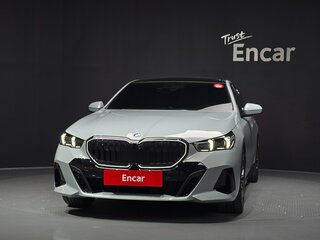 2026 BMW 5 серии 520i VIII (G60/G61/G68), серый, 6687700 рублей, вид 3