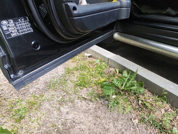 2006 Land Rover Discovery III, чёрный, 1000000 рублей - вид 12