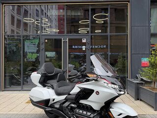 2023 Honda GL 1800 Gold Wing, белый, 3000000 рублей, вид 1