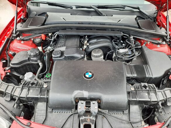 2009 BMW 1 серии 116i I (E81/E82/E87/E88) Рестайлинг, красный, 770000 рублей - вид 9