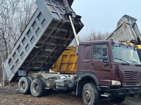 2011 Sinotruk Howo ZZ3327, красный, 1500000 рублей, вид 3