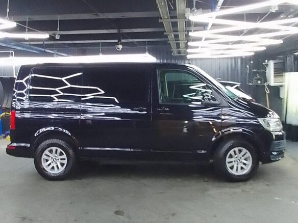 2019 Volkswagen Caravelle T6, чёрный, 2385999 рублей - вид 2