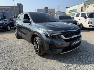 2021 Kia Seltos I, серебристый, 1579000 рублей, вид 2