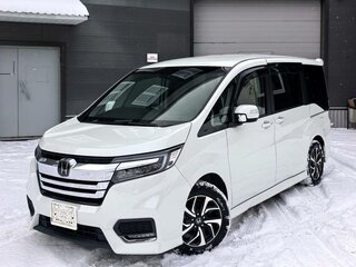2019 Honda Stepwgn V Рестайлинг, белый, 2810000 рублей, вид 1