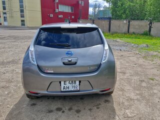 2015 Nissan Leaf I (ZE0/AZE0), серый, 1220000 рублей, вид 2