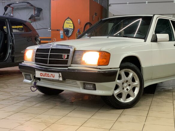 1991 Mercedes-Benz 190 (W201), белый, 420000 рублей - вид 20
