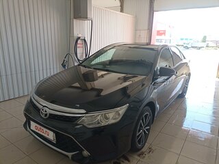 2016 Toyota Camry VII (XV50) Рестайлинг, чёрный, 2220000 рублей, вид 2