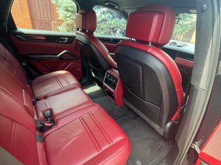 2018 Porsche Cayenne III, чёрный, 5500000 рублей, вид 4