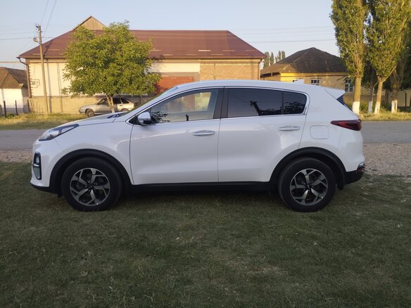 2019 Kia Sportage IV Рестайлинг, белый, 2370000 рублей - вид 5