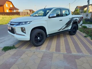 2023 Mitsubishi L200 V Рестайлинг, белый, 3500000 рублей, вид 2