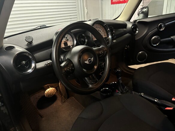 2012 Mini Hatch Cooper S II (R56) Рестайлинг, серый, 1299000 рублей - вид 4