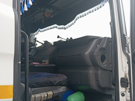 2001 Scania 4-Series, белый, 1400000 рублей, вид 4