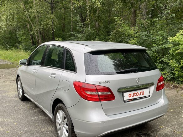 2012 Mercedes-Benz B-Класс 180 II (W246), серебристый, 1350000 рублей - вид 4