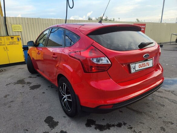 2011 Ford Focus III, красный, 900000 рублей - вид 4