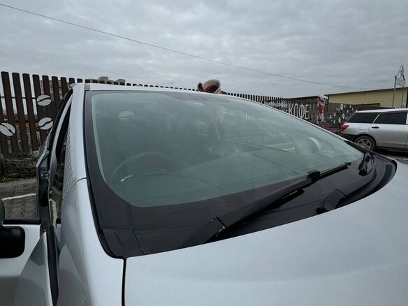 2012 Toyota Prius III Рестайлинг (XW30), серебристый, 1250000 рублей - вид 34