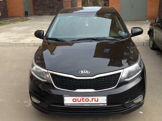 2015 Kia Rio III Рестайлинг, чёрный, 850000 рублей, вид 1