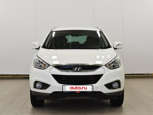 2013 Hyundai ix35 I Рестайлинг, белый, 1520000 рублей - вид 1