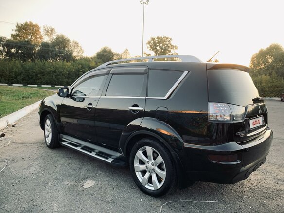 2009 Mitsubishi Outlander II Рестайлинг, чёрный, 1550000 рублей - вид 9