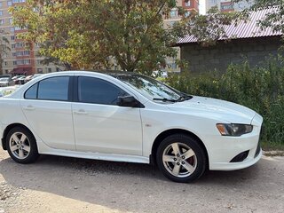 2011 Mitsubishi Lancer X Рестайлинг, белый, 700000 рублей, вид 2