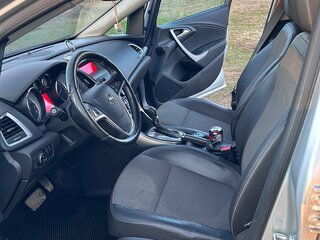 2013 Opel Astra J Рестайлинг, серебристый, 750000 рублей, вид 3