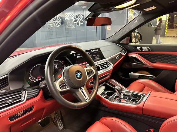 2021 BMW X6 M Competition III (F96), красный, 13000000 рублей - вид 21