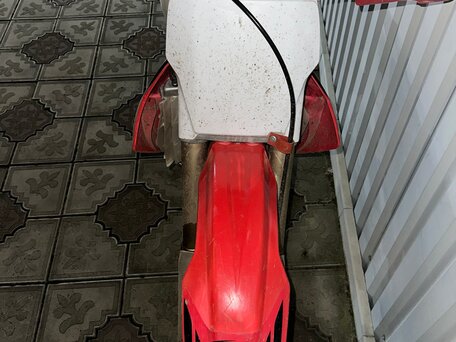2005 Honda CRF 250R, красный, 300000 рублей, вид 1