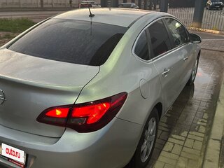 2013 Opel Astra J Рестайлинг, серебристый, 750000 рублей, вид 2