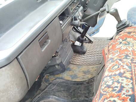 1990 Mitsubishi L-Series, синий, 820000 рублей, вид 5