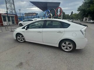 2010 Toyota Prius III (XW30), белый, 990000 рублей, вид 3