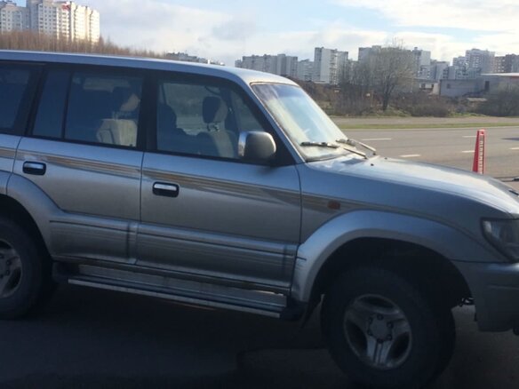 2001 Toyota Land Cruiser Prado 90 Series Рестайлинг, серебристый, 1900000 рублей - вид 5