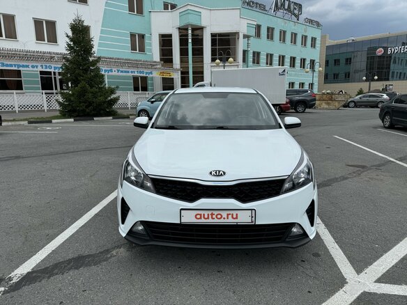 2020 Kia Rio IV, белый, 1920000 рублей