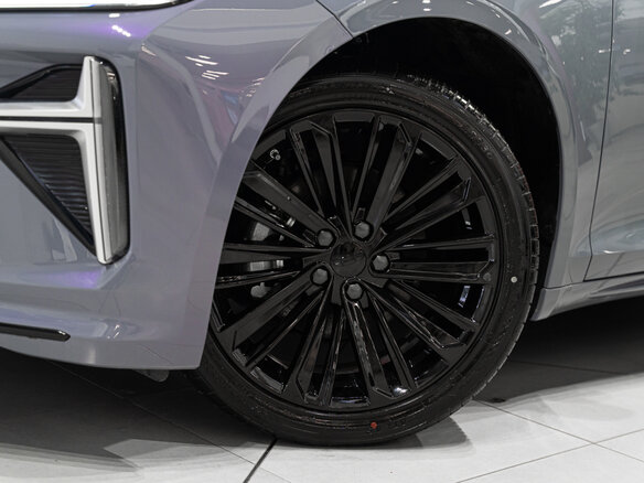 2026 Geely Preface I, серый, 3429990 рублей - вид 4