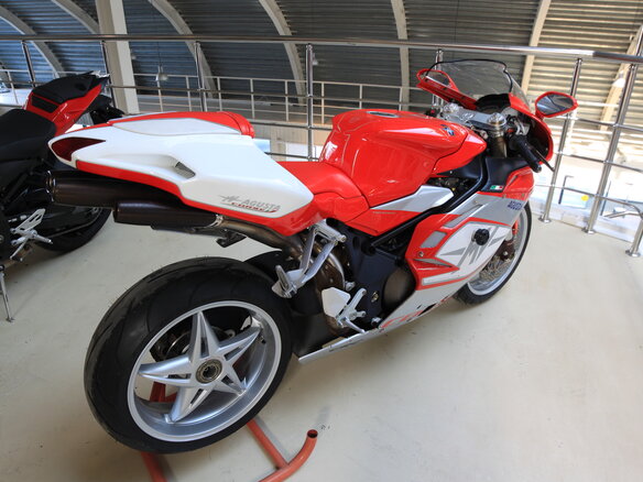 2005 MV Agusta F4 1000, красный