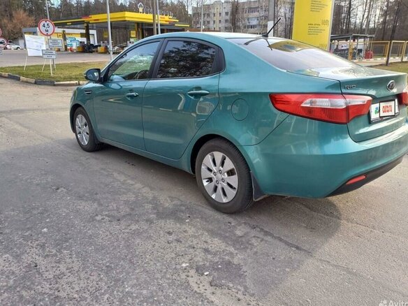 2011 Kia Rio 5-speed III, зелёный, 950000 рублей - вид 8