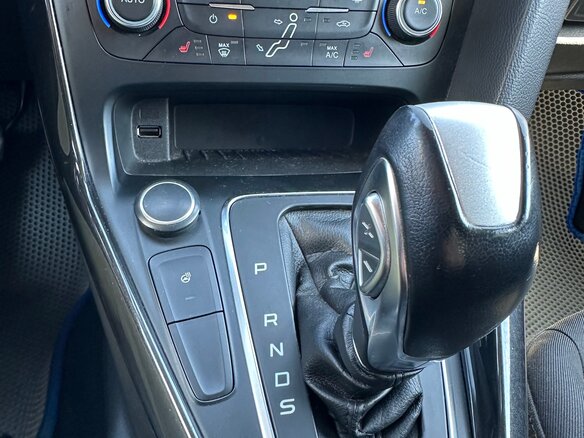 2016 Ford Focus III Рестайлинг, серый, 999999 рублей - вид 29