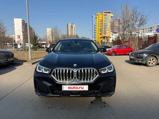 2020 BMW X6 40i III (G06), чёрный, 7350000 рублей, вид 2