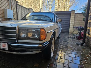 1984 Mercedes-Benz W123 200 5-speed, белый, 980000 рублей, вид 3