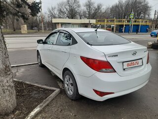 2014 Hyundai Solaris I Рестайлинг, белый, 800000 рублей, вид 4