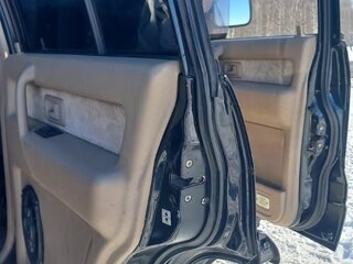 2000 Isuzu Bighorn II, чёрный, 1600000 рублей, вид 4
