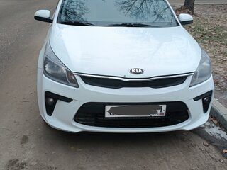 2019 Kia Rio IV, белый, 1450000 рублей, вид 2