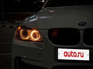 2009 BMW 3 серии 320i V (E90/E91/E92/E93) Рестайлинг, белый, 980000 рублей, вид 3