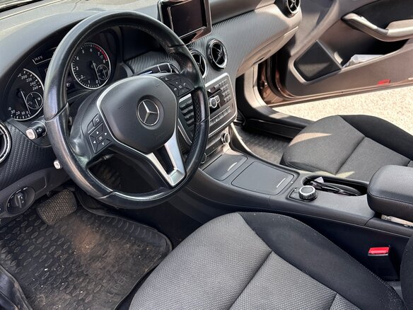 2014 Mercedes-Benz GLA 200 I (X156), коричневый, 1720000 рублей - вид 11