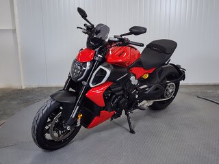2023 Ducati Diavel V4, красный, 2179000 рублей, вид 4